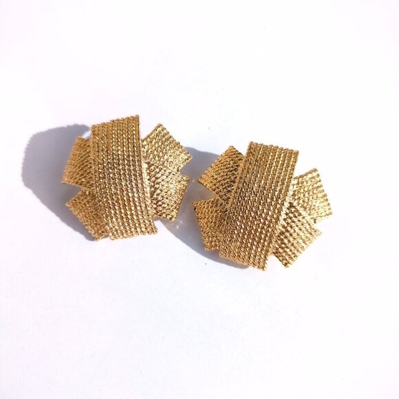 Vintage Avon 1980's Gold Tone Statement Clip On Earrings Star Cross Textured - Picture 3 of 6